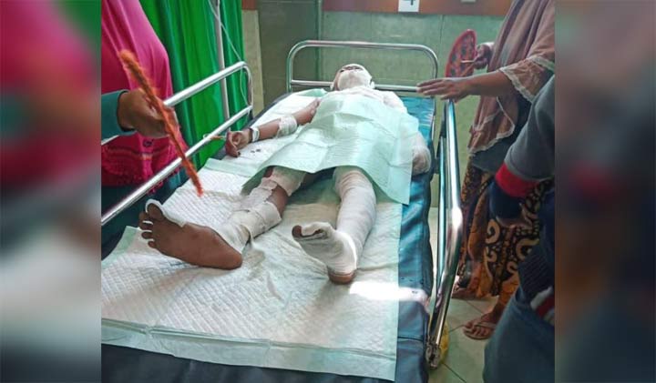 Salah satu korban mendapatkan perawatan intensif di RSUD Sidoarjo.