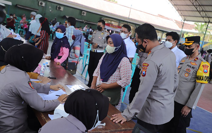 Polres dan Pemkab Kediri Salurkan 6.000 Liter Minyak Goreng untuk Masyarakat