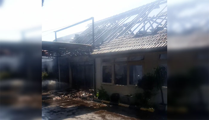 Kondisi Wisma Garbera Petrokimia Gresik yang ludes terbakar.