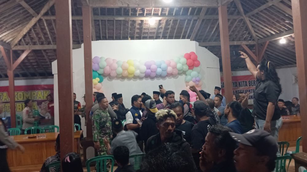 Kasi Pemdes Hendak Nikahi Istri Siri yang Tengah Hamil, Kantor Desa di Blitar Digeruduk Massa