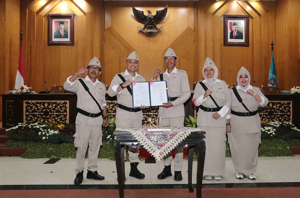 Suasana saat pengesahan APBD Surabaya 2023.