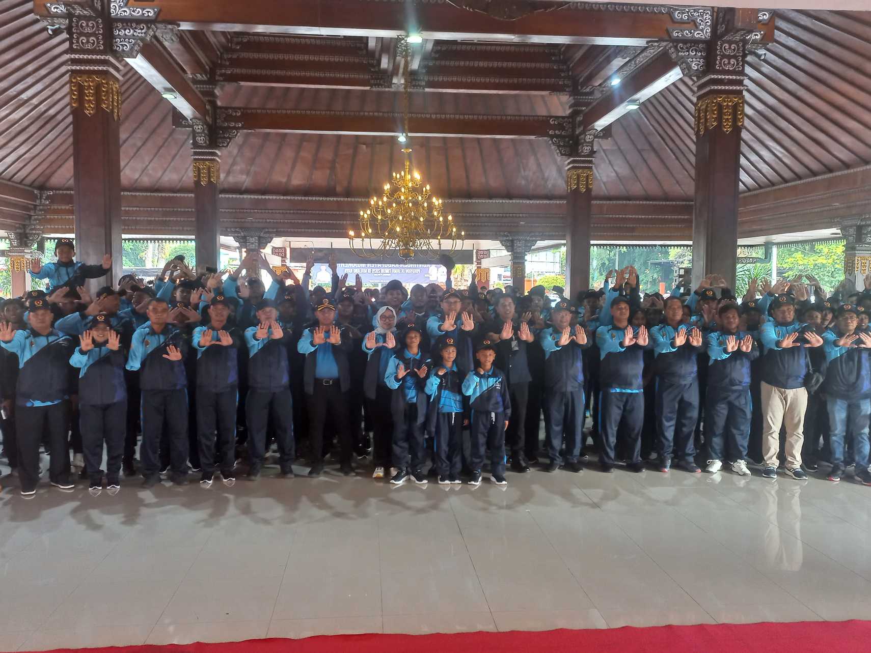 Wabup Mojokerto Berangkatkan Ratusan Atlet dan Ofisial yang Berlaga di Porprov IX Jatim