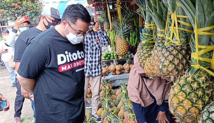Blusukan ke Lereng Kelud, Dhito Dicurhati Adanya Dusun yang Belum Teraliri Listrik dan Air