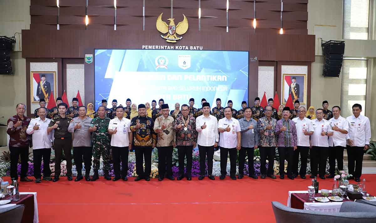 Kukuhkan Anggota PABPDSI, Wali Kota Batu Tegaskan Demokrasi Desa sebagai Pilar Pembangunan