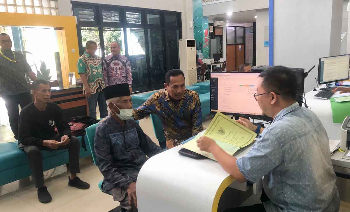 Dirjen PSKP Kementerian ATR/BPN Supervisi Jalannya Layanan Pertanahan Terbatas bagi Masyarakat D.I.Y