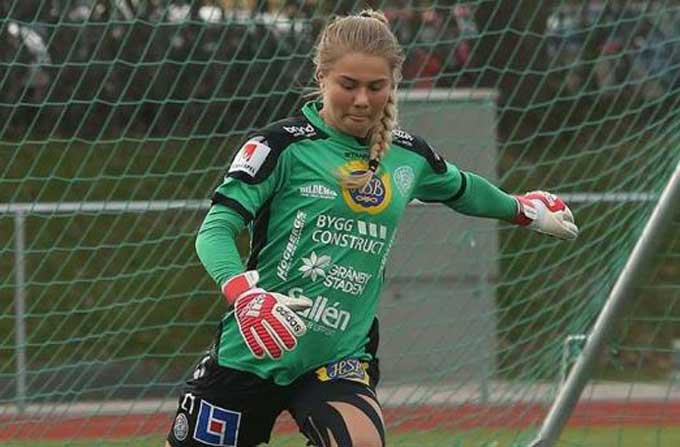 Jelang Ramadan, Kiper Timnas Perempuan Swedia U-19 Baca Syahadat