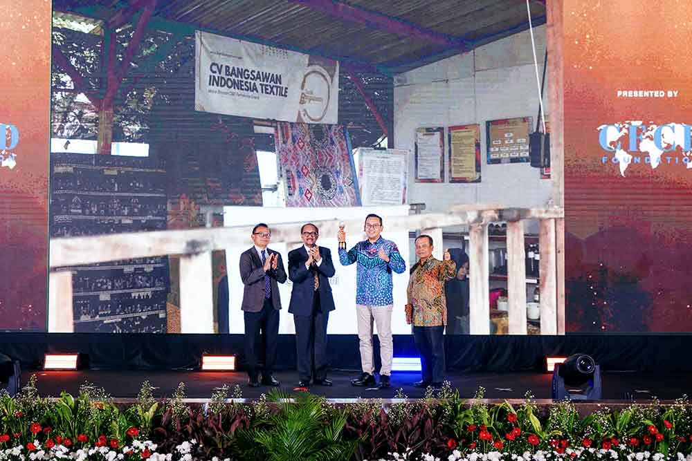 Petrokimia Gresik Dinobatkan Sebagai The Most Commited Corporate dalam Bina Mitra UMKM Award 2025