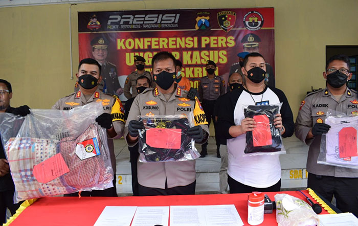 Kapolresta Sidoarjo, Kombes Pol Kusumo Wahyu Bintoro, saat konferensi pers terkait kasus tewasnya pelajar di Yayasan Insan Cendekia Mandiri.
