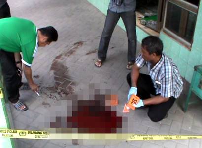 Penjual Nasgor Tewas Ditusuk Saat Tunggu Giliran Ngaji di Masjid
