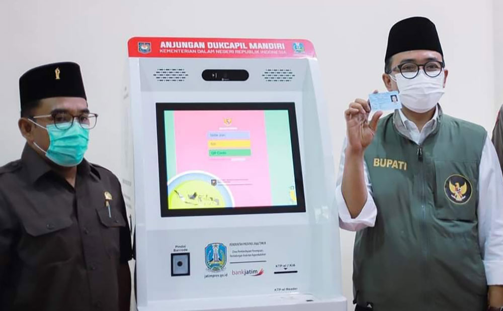 Wow, Kini Buat KTP, KK, dan Akta Kelahiran di Pamekasan Cukup Lewat WA, Bisa Cetak Sendiri