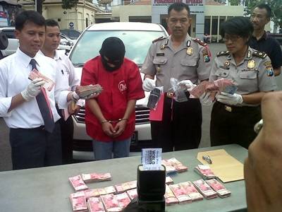 Tergiur WIL yang Diduga PSK Dolly,Tilep Duit Bos, Laporkan Dirampok