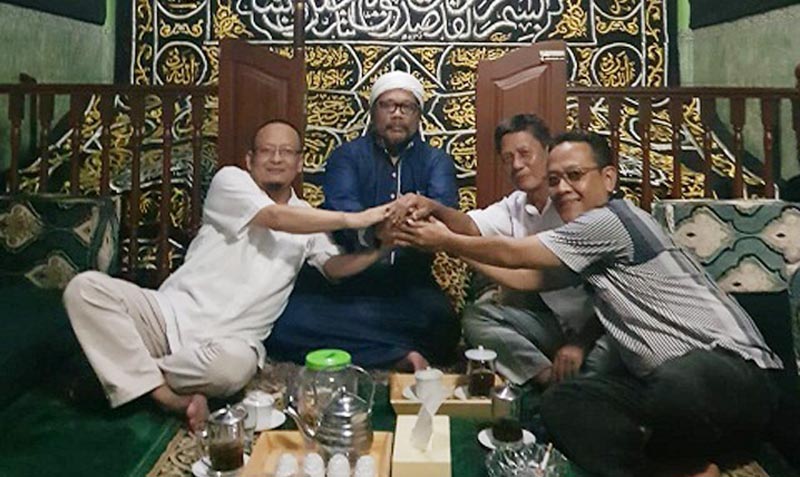 Anha, Gus Nur, Khozin Ma'sum, dan Muslih Hasyim saat melakukan pertemuan. foto: ist.