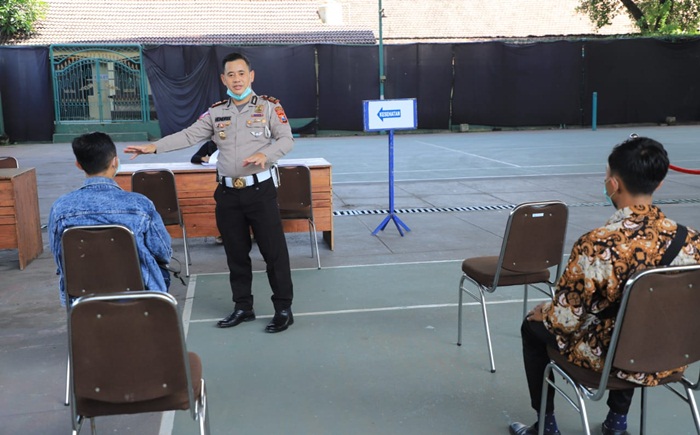 Cegah Covid-19 di Satpas Polres Kediri, Tempat Tes Kesehatan Pemohon SIM Dibagi Dua
