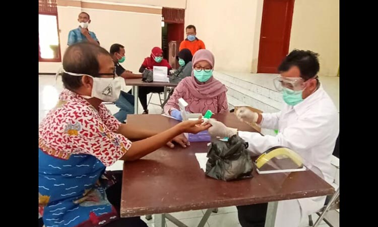 Lakukan Pencegahan Dini Covid-19, Pemkab Pamekasan Rapid Test Wartawan