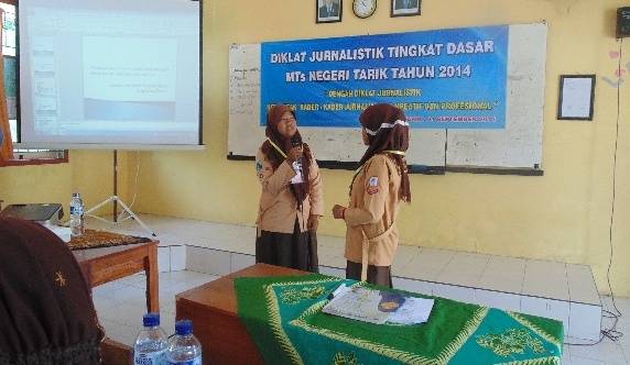 Siswa MTsN Tarik Sidoarjo Digembleng Jadi Wartawan Sekolah