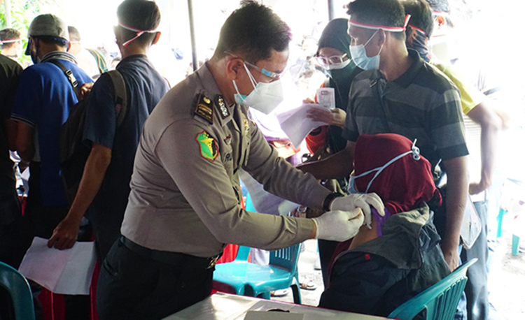 Percepat Herd Immunity, Polresta Sidoarjo Gelar Vaksinasi Tahap Dua untuk 1.000 Orang