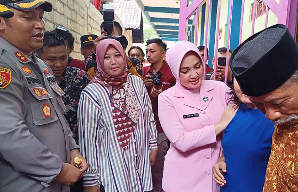 Kunjungi Panti Assyifa Ngawi, Istri Kapolda Jatim Bebaskan ODGJ