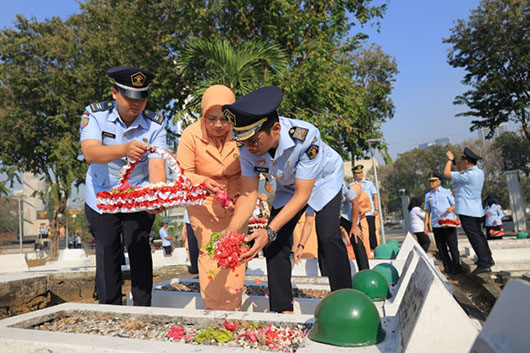Peringati Hari Lahir ke-78, Kemenkumham Jatim Ziarah ke Makam Pahlawan Sepuluh Nopember