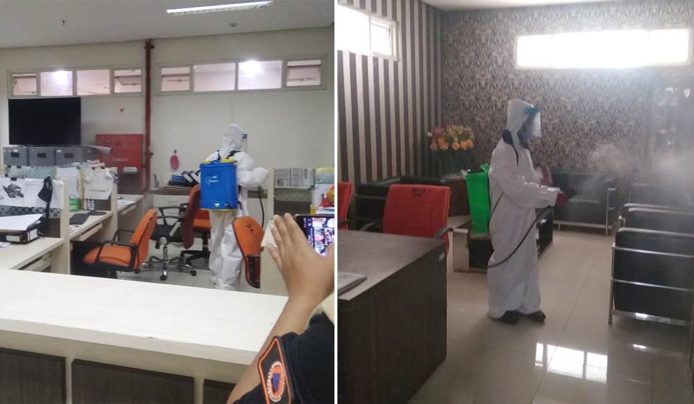 Ruangan Bagian Humas Pemkot Batu tak luput dari penyemprotan cairan disinfektan, Jumat (24/7) sore.
