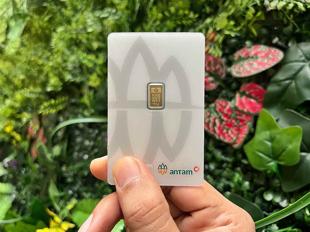 Harga Emas Antam Hari Ini Turun Rp5 Ribu per Gram
