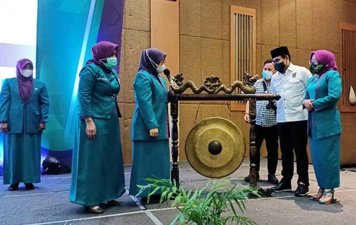 Abdul Halim Iskandar, Ketua DPW PKB Jawa Timur saat membuka Musyawarah Wilayah Perempuan Bangsa Jatim di Hotel Mercure, Surabaya. foto: istimewa