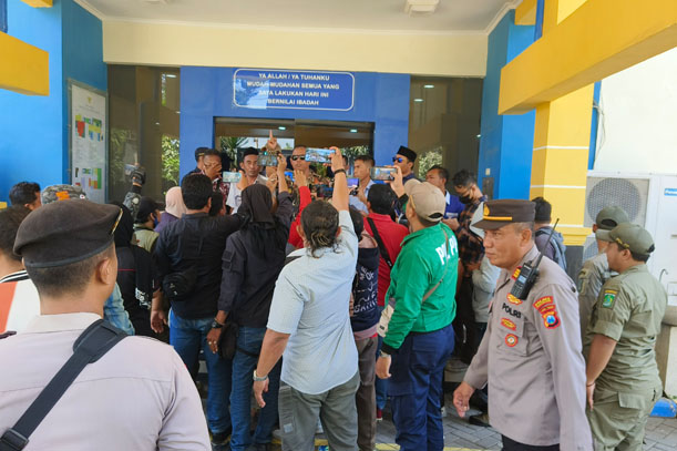 Dianggap Tak Transparan, Aktivis Desak Kepala Kantor Bea Cukai Pasuruan Mundur