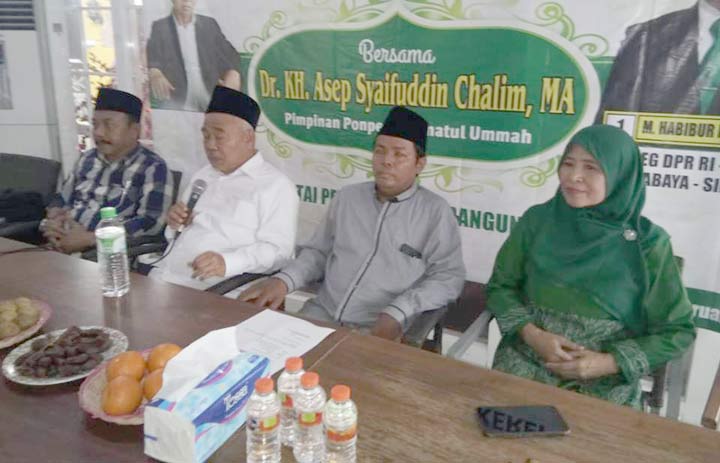 DARI KANAN: Hj Nursyamsiah, SH, Moh Siri, Prof Dr KH Asep Saifuddin Chalim, dan EM Mas'ud Adnan. foto: bangsaonline.com
