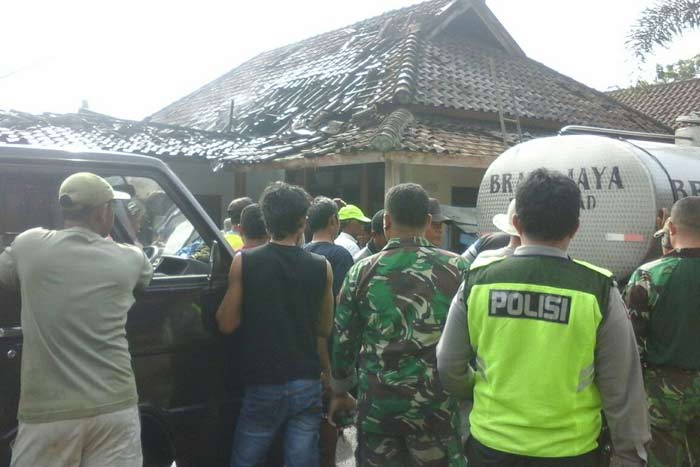 Suasana di lokasi usai kebakaran. foto: SOFFAN/ BANGSAONLINE