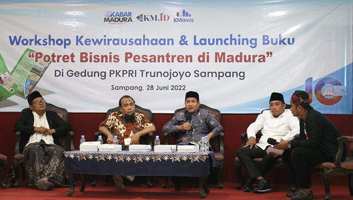 Buku Potret Bisnis Pesantren di Madura Dilaunching
