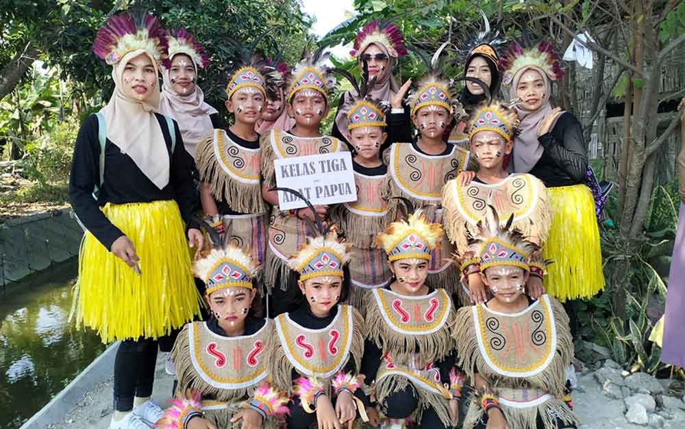 Ramai Karnaval Agustusan, Jasa Penyewaan Kostum Banjir Pesanan