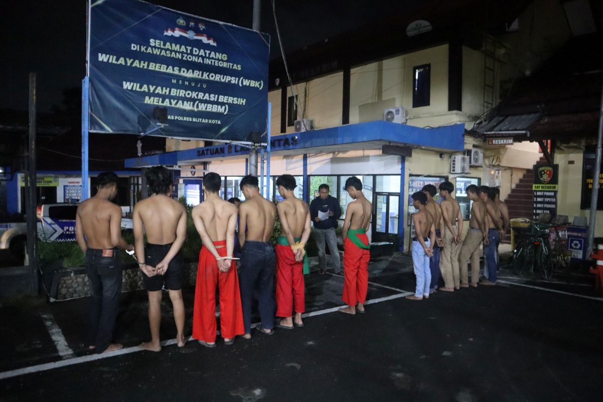 Konvoi Oknum Pesilat di Blitar Rusak Rumah dan Keroyok Pemotor Lain hingga Luka Parah