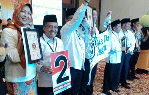 Dewanti Rumpoko dan Punjul Santoso mendapat nomor urut 2 dalam pengundian yang dilaksanakan KPUD Kota Batu.