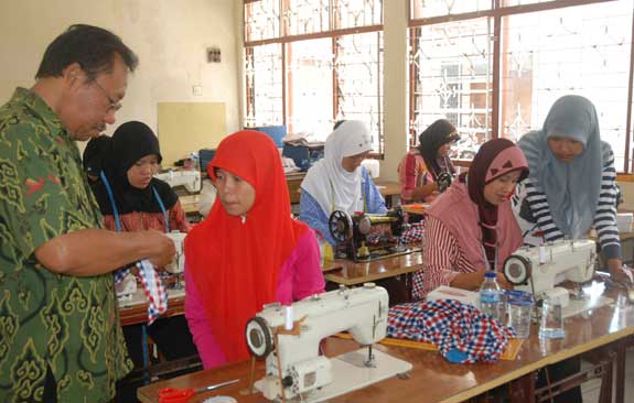 Kurangi Pengangguran, Dinsosnaker Tuban Maksimalkan Pelatihan Kerja dan Job Fair