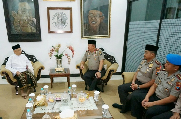 Kapolda Jatim Silaturahmi dan Ziarah ke Ponpes Tebuireng Jombang 