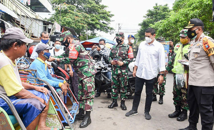 Wali Kota Kediri Dampingi Danrem 082/CPYJ Awasi Penegakan Disiplin Prokes Covid-19