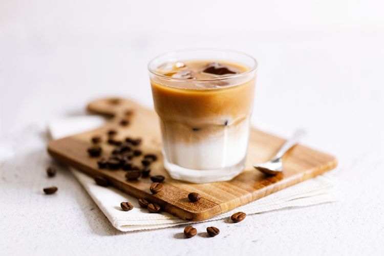 Simak Efek Samping Minum Kopi Campur Susu