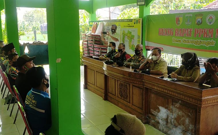 Perbaikan Jalan Talun-Gununggangsir Belum Jelas