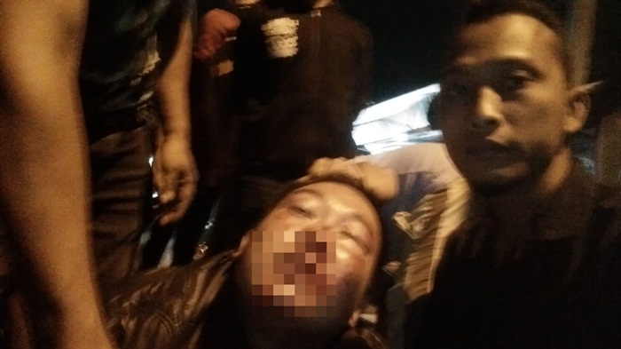Pelaku bonyok usai dimassa.
