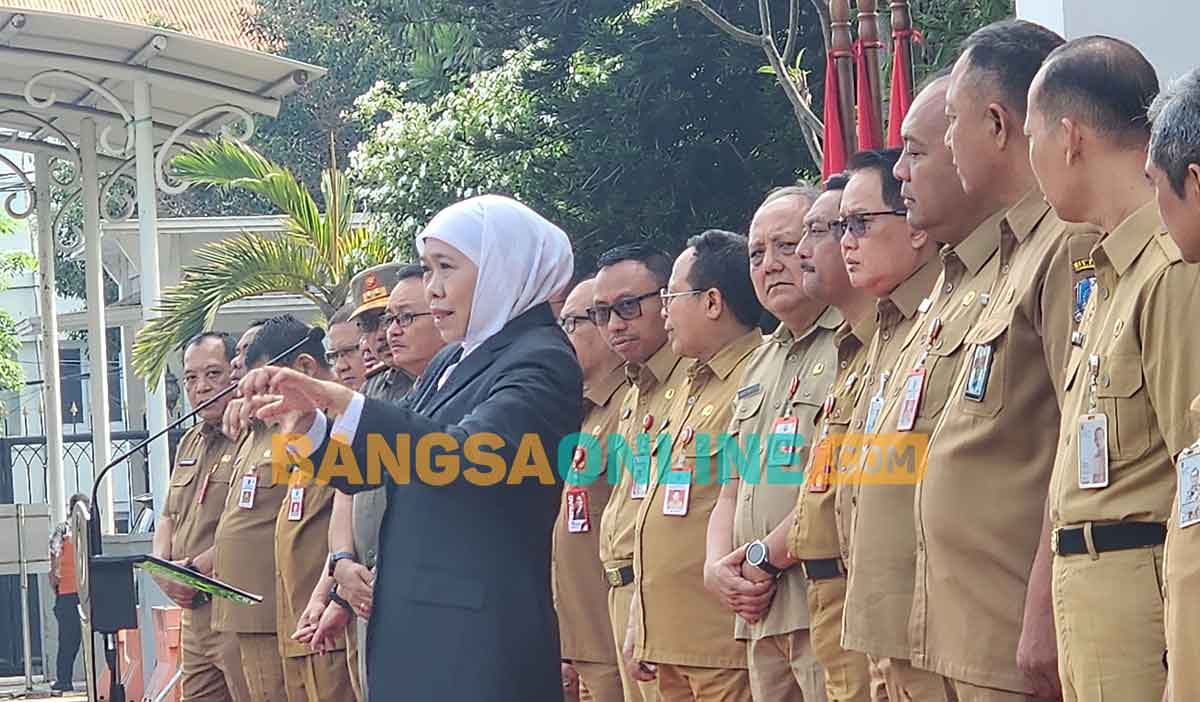 Apel ASN Pemprov Jatim, Gubernur Khofifah Cabut Jam Kerja Fleksibel dan Serahkan Bantuan Korban Demo