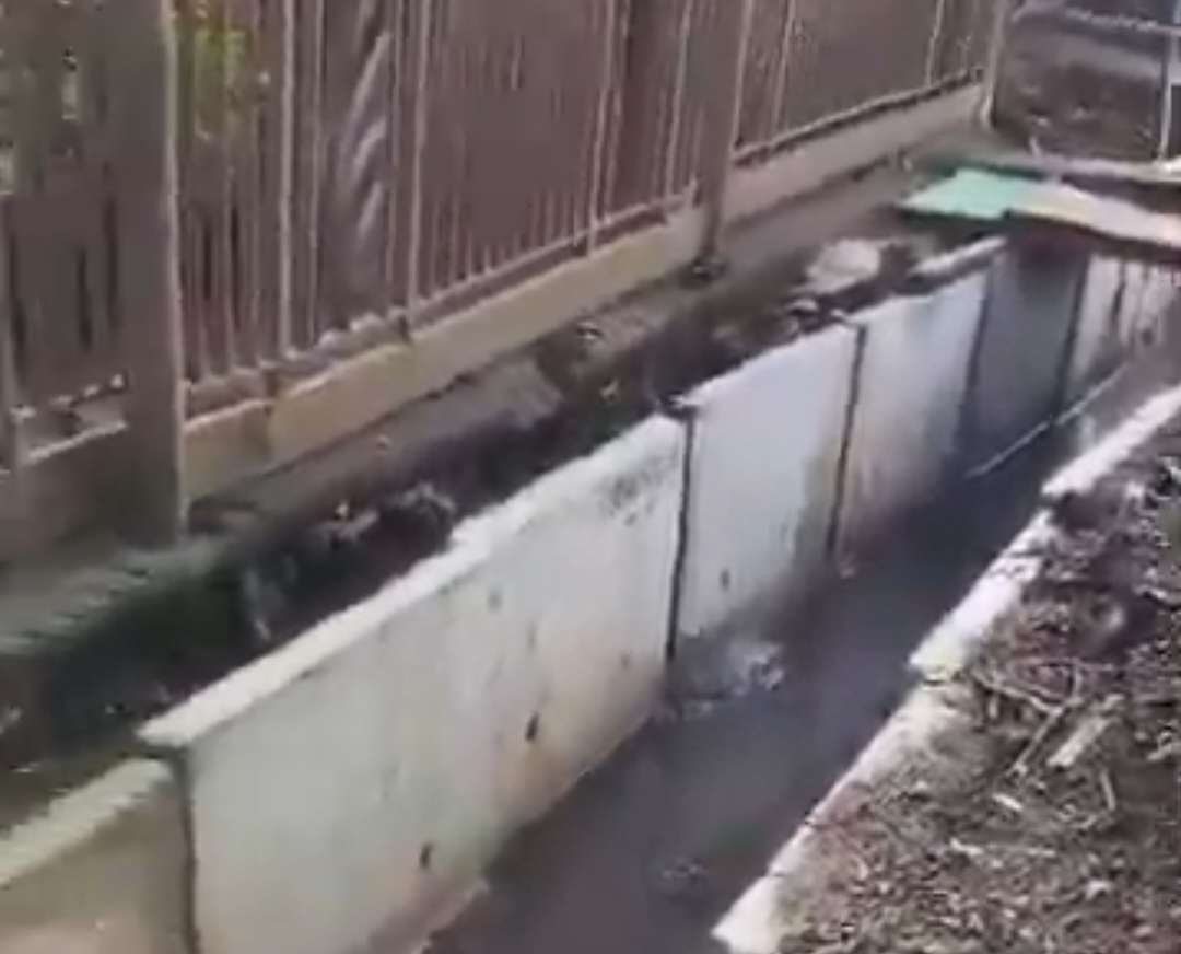 Tak Ada Kejelasan,Warga Kota Malang Keluhkan Pengerjaan Proyek Drainase di Jalan Adi Sucipto