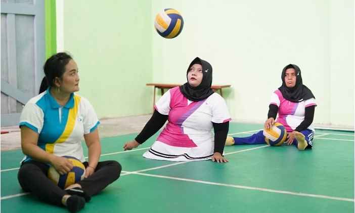 Atlet yang tergabung dalam National Paralympic Committe Indonesia (NPCI) Kabupaten Kediri sedang berlatih. Foto: Ist.