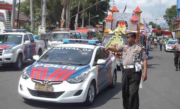 Kirab Damai KPU Situbondo Diwarnai WO salah satu Paslon, Anggap KPU tak Netral