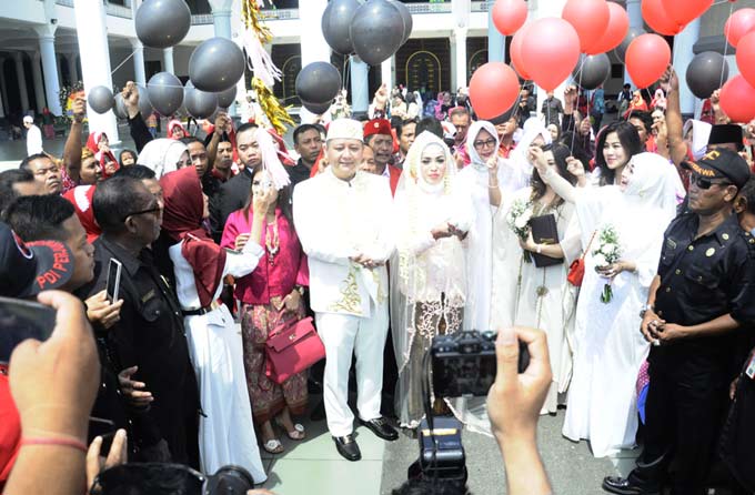 Usai Nikah, Wakil Wali Kota Surabaya Langsung Orasi Politik di Syukuran HUT PDIP ke-44