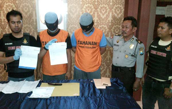 Gelapkan Mobil, Dua Warga Kedamean Probolinggo Ditangkap