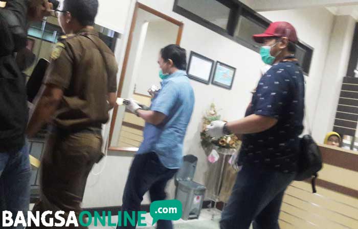 Kejari Juga Geledah Rumah Mewah Kadinkes Gresik di Sukomulyo Manyar