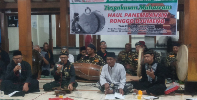 Peringati Haul Ronggo Jumeno, Masjid Kuncen Kenalkan Seni Gembrung dan Pentjak Djawi