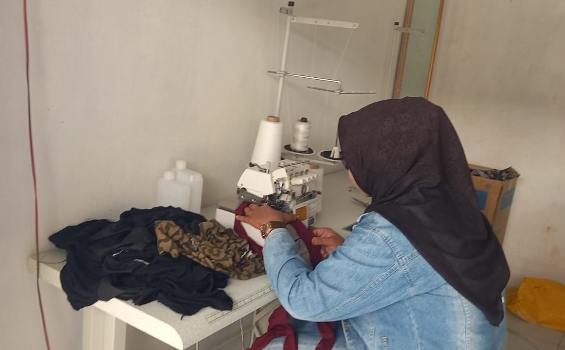 Satker SKK Migas dan Medco Energi Serahkan Bantuan Alat Jahit ke Warga Giligenting Sumenep