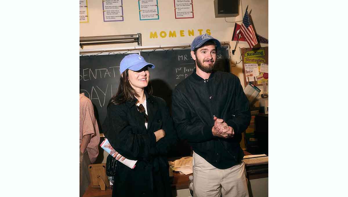 Andrew Garfield dan Monica Barbaro Nonton John Proctor Is The Villain di Teater Broadway