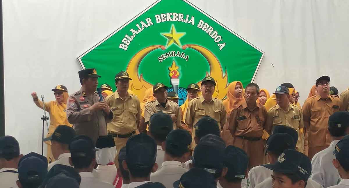 Cegah Kenakalan Remaja, Polres Pasuruan Gencarkan Program 'Go To School' 