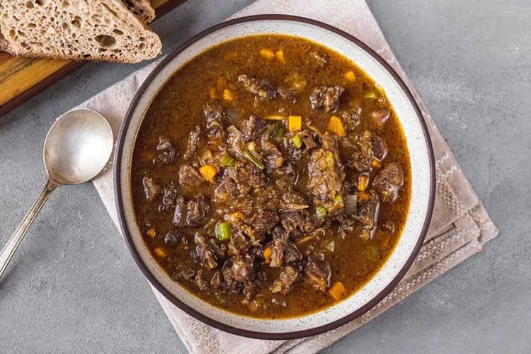 Resep Sop Buntut, Hidangan Lezat Berkuah Kaldu 